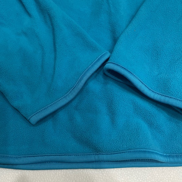Old Navy women’s size L light Blue fleece v neck - Picture 6 of 6